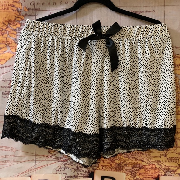 🎁 2X Sexy Soft Pajama Shorts 🎁 - Picture 2 of 4